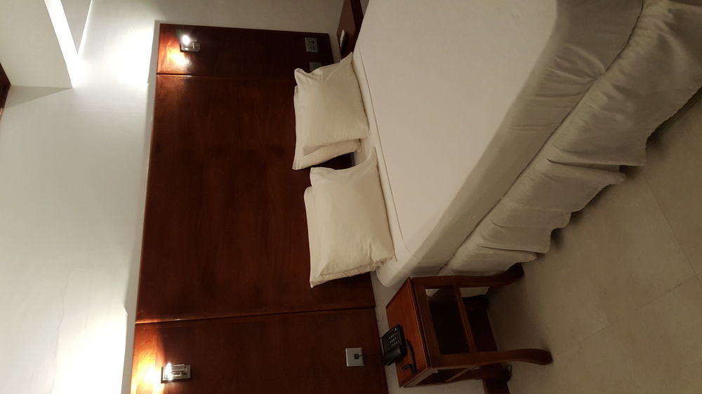 Golden Gate Hotel Κούμασι Εξωτερικό φωτογραφία