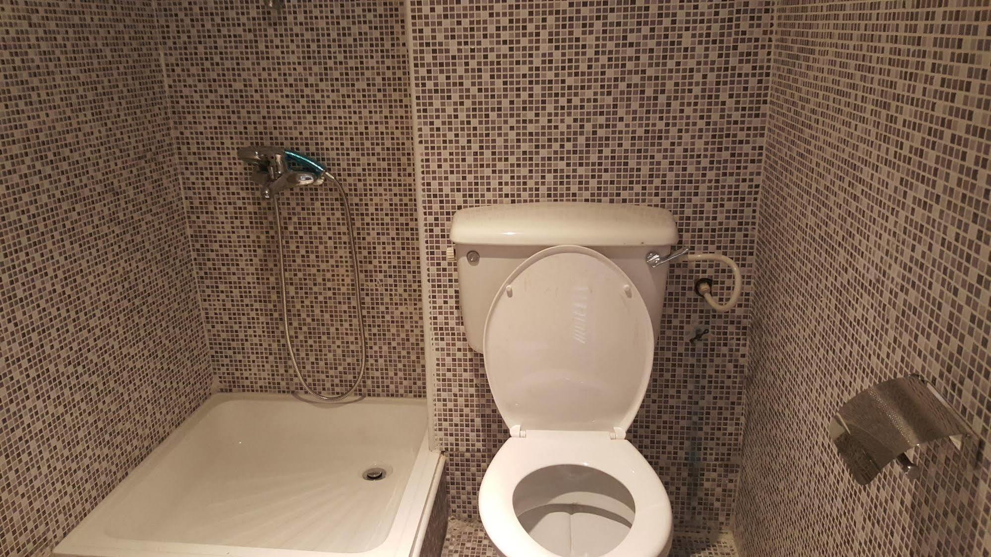 Golden Gate Hotel Κούμασι Εξωτερικό φωτογραφία