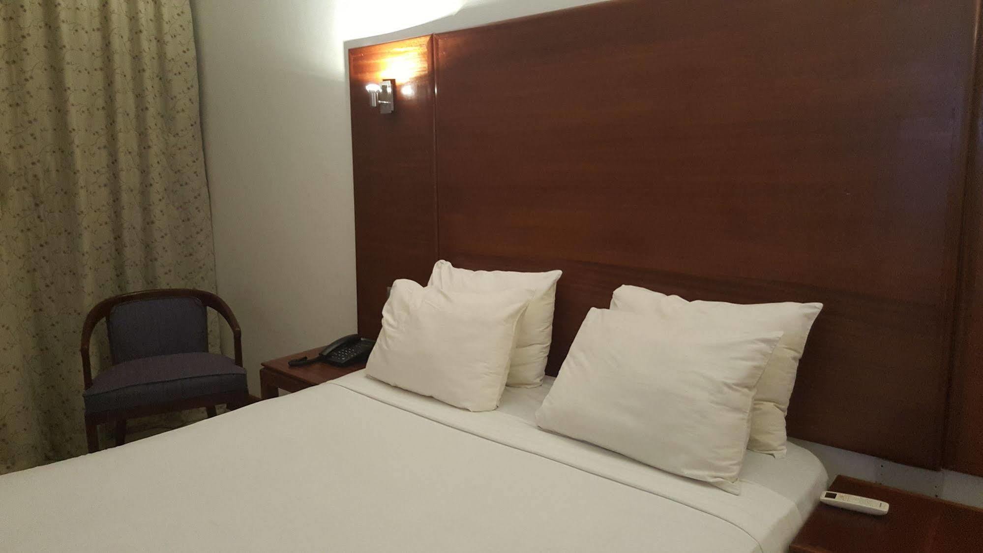 Golden Gate Hotel Κούμασι Εξωτερικό φωτογραφία